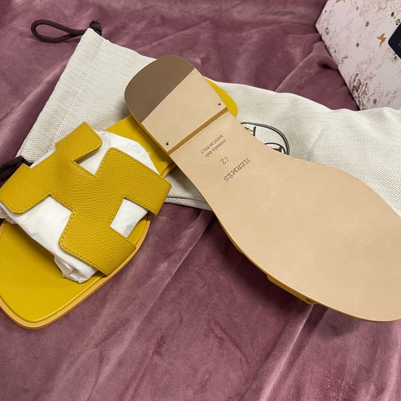 SOLD ♥️ - Picture 3 of 3